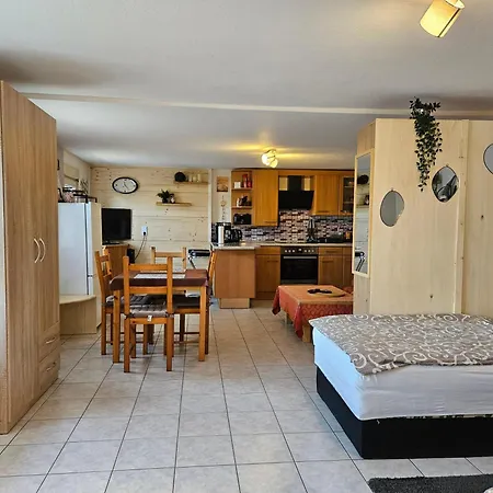 App-o2-2-4-personen-23km-bis-frankfurt-nord Apartment