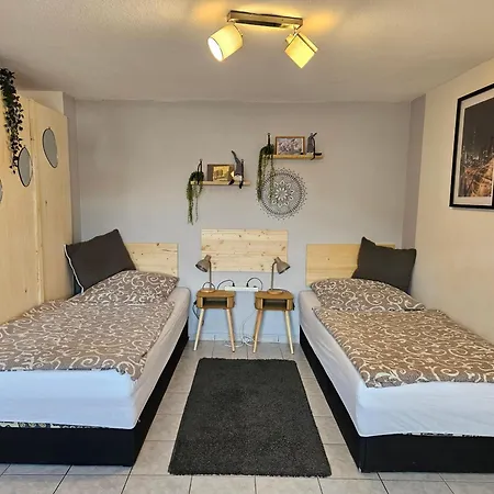 App-o2-2-4-personen-23km-bis-frankfurt-nord Apartment *