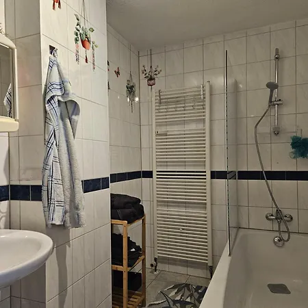 App-o2-2-4-personen-23km-bis-frankfurt-nord Apartamento *