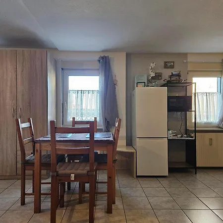 Apartment App-o2 1-2-personen-23km-bis-frankfurt-nord *